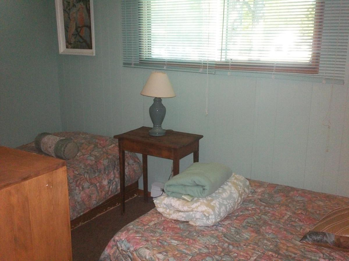 Chalkley'S Sandy Bay Cottage Resort Nipissing Beach 客房 照片
